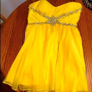 Yellow Alyce Paris Homecoming Dress